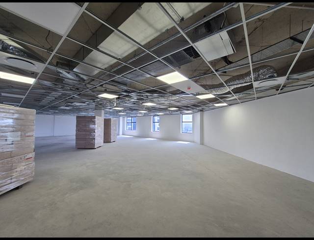 512M² OFFICE TO LET IN GLENADRIENNE EAST